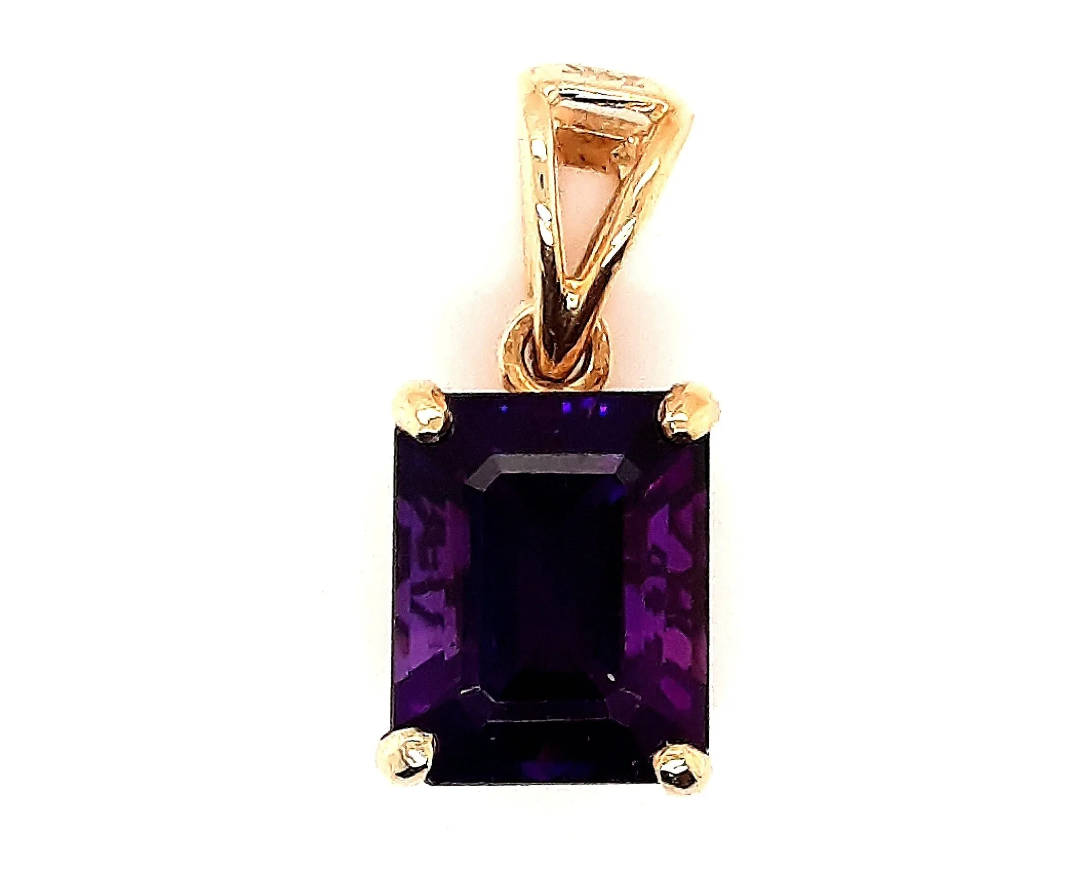 14ct Yellow Gold Step Cut Amethyst Pendant