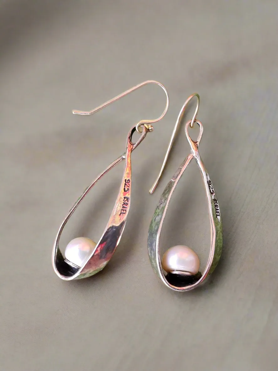 .925 Sterling dangle pearl earrings