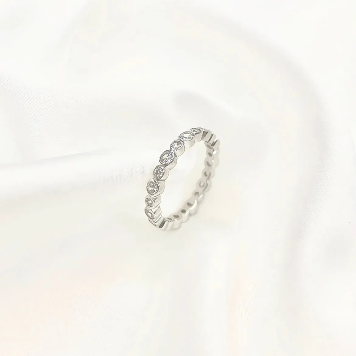 Alternating Bezel Eternity Band Ring