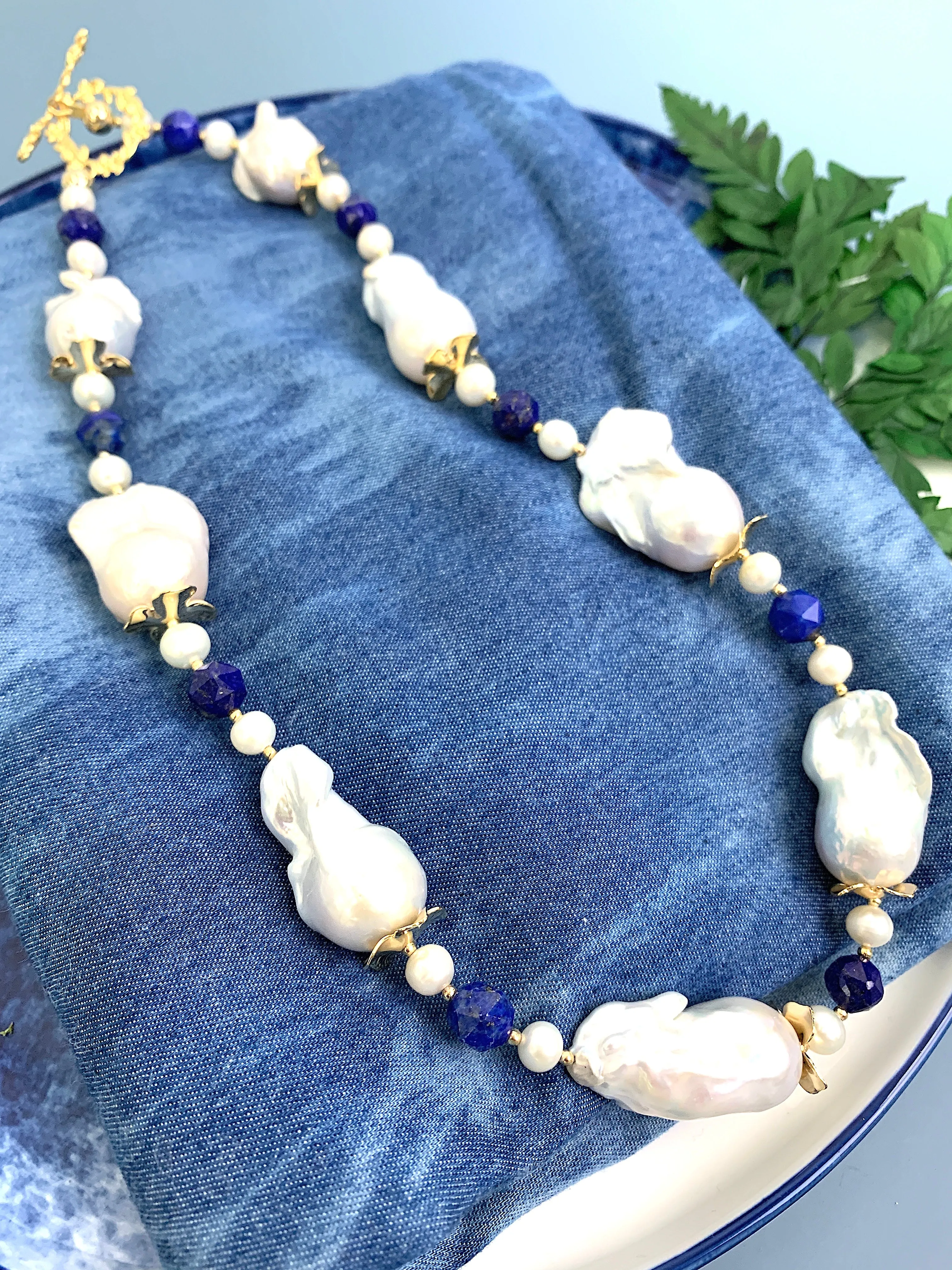 Baroque Pearls With Lapis Short Necklace HN002