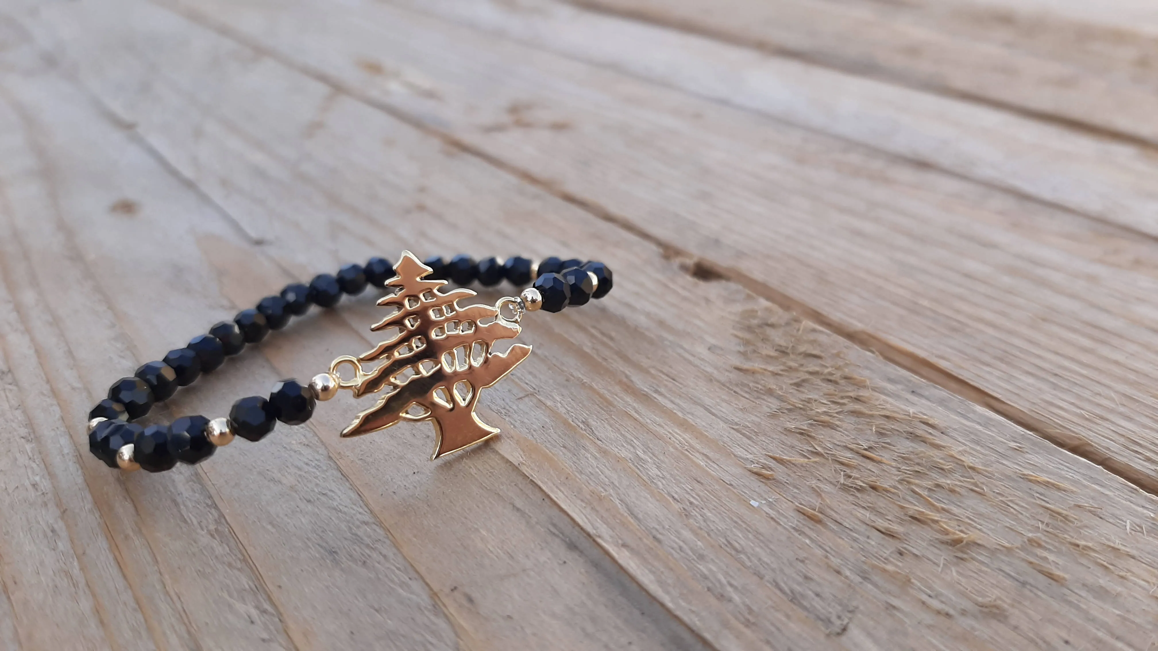 Cedar bracelet B28