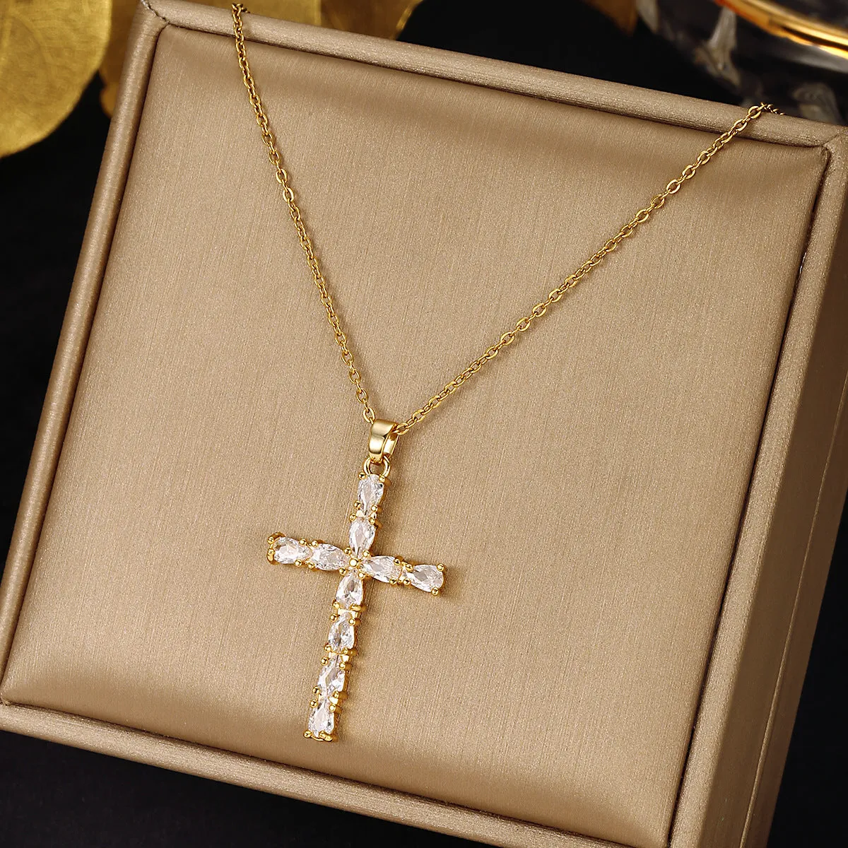 Cross Copper Plating 18K Gold Micro Inlaid Zircon Titanium Steel Necklace