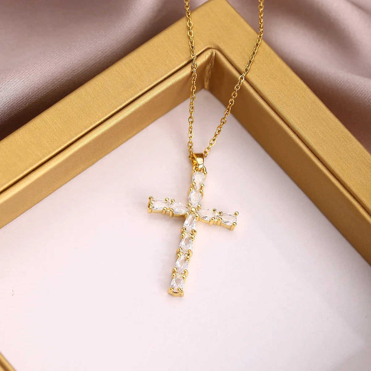 Cross Copper Plating 18K Gold Micro Inlaid Zircon Titanium Steel Necklace