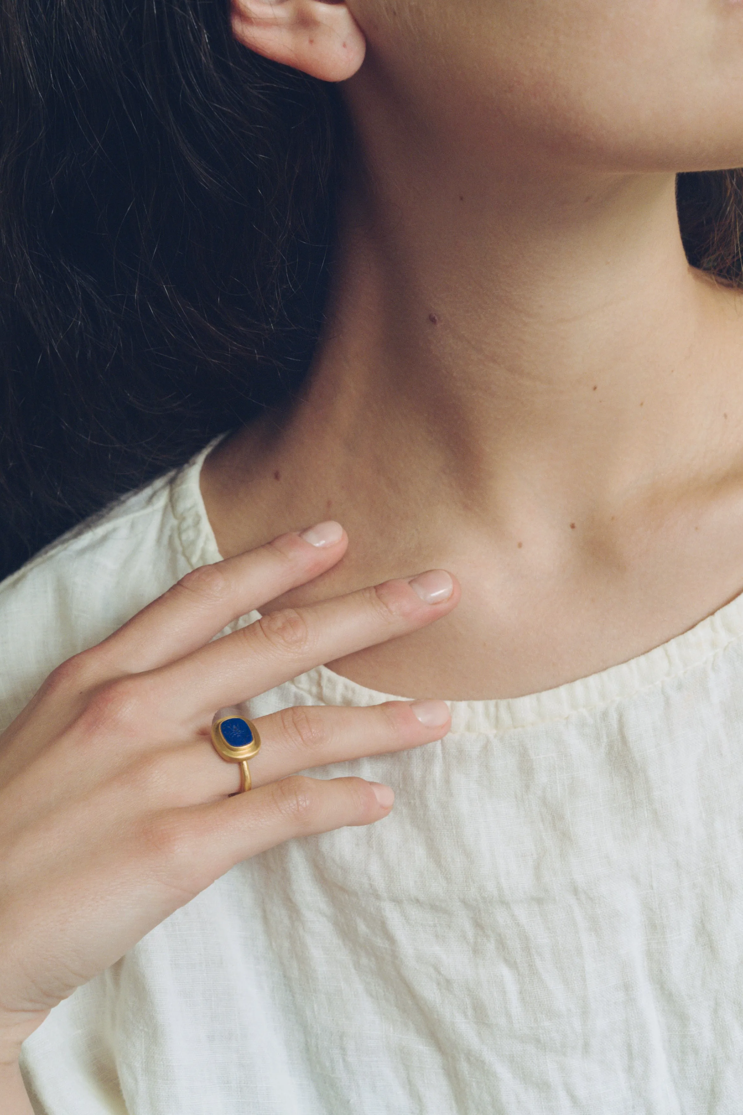 Formica Lapis Intaglio Ring