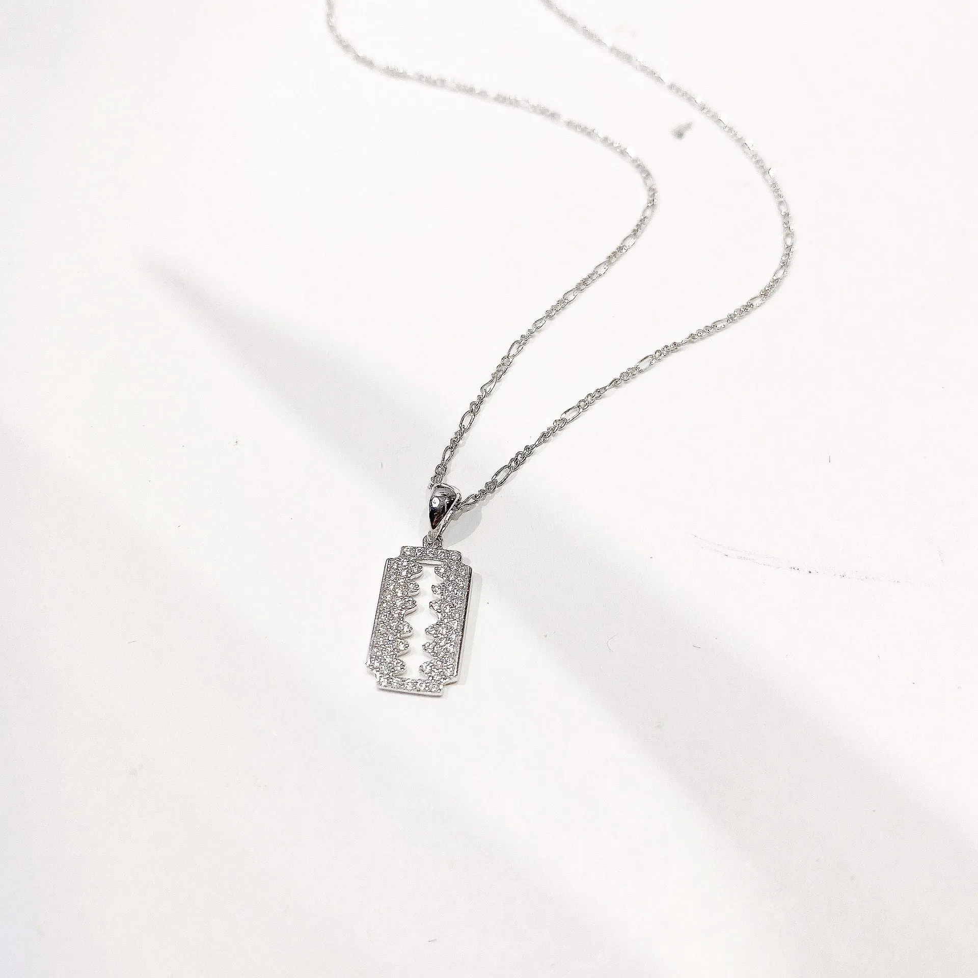 Full Zircon Blade Design Pendant Silver Necklace for Women