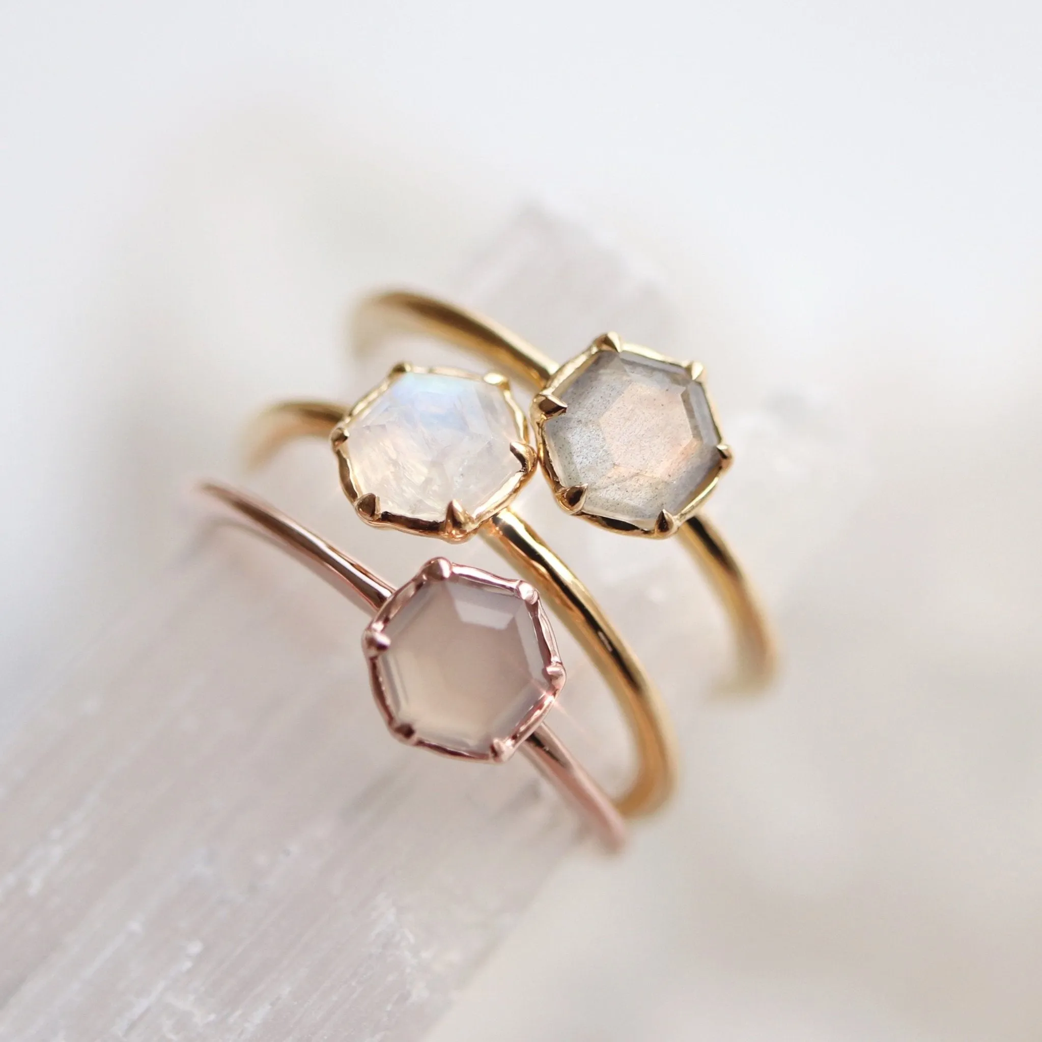 GRACE RING GREY MOONSTONE & ROSE GOLD