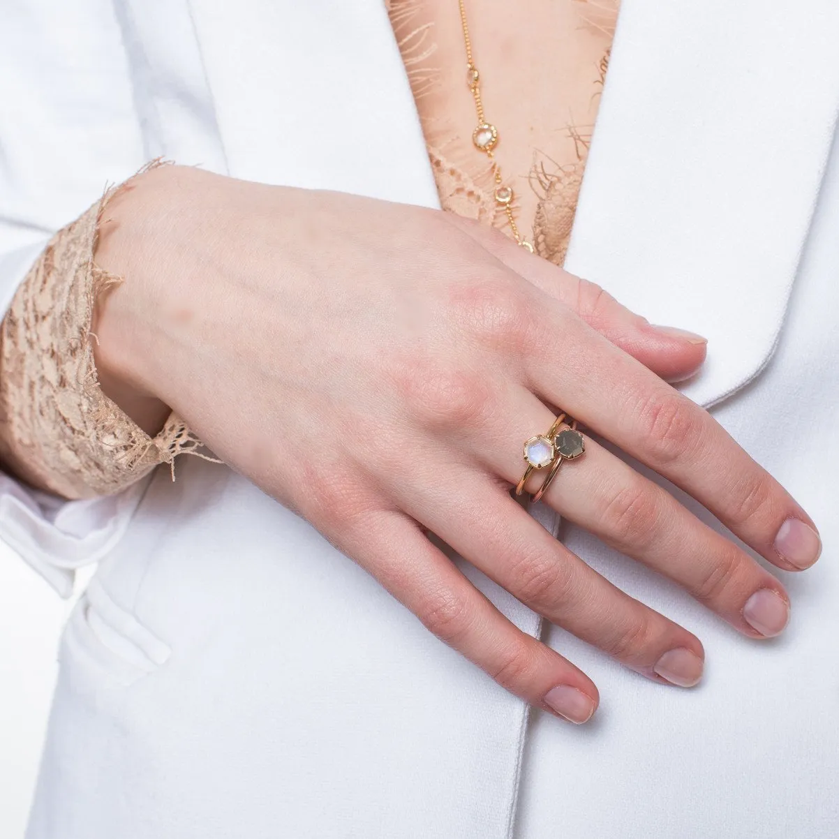 GRACE RING GREY MOONSTONE & ROSE GOLD