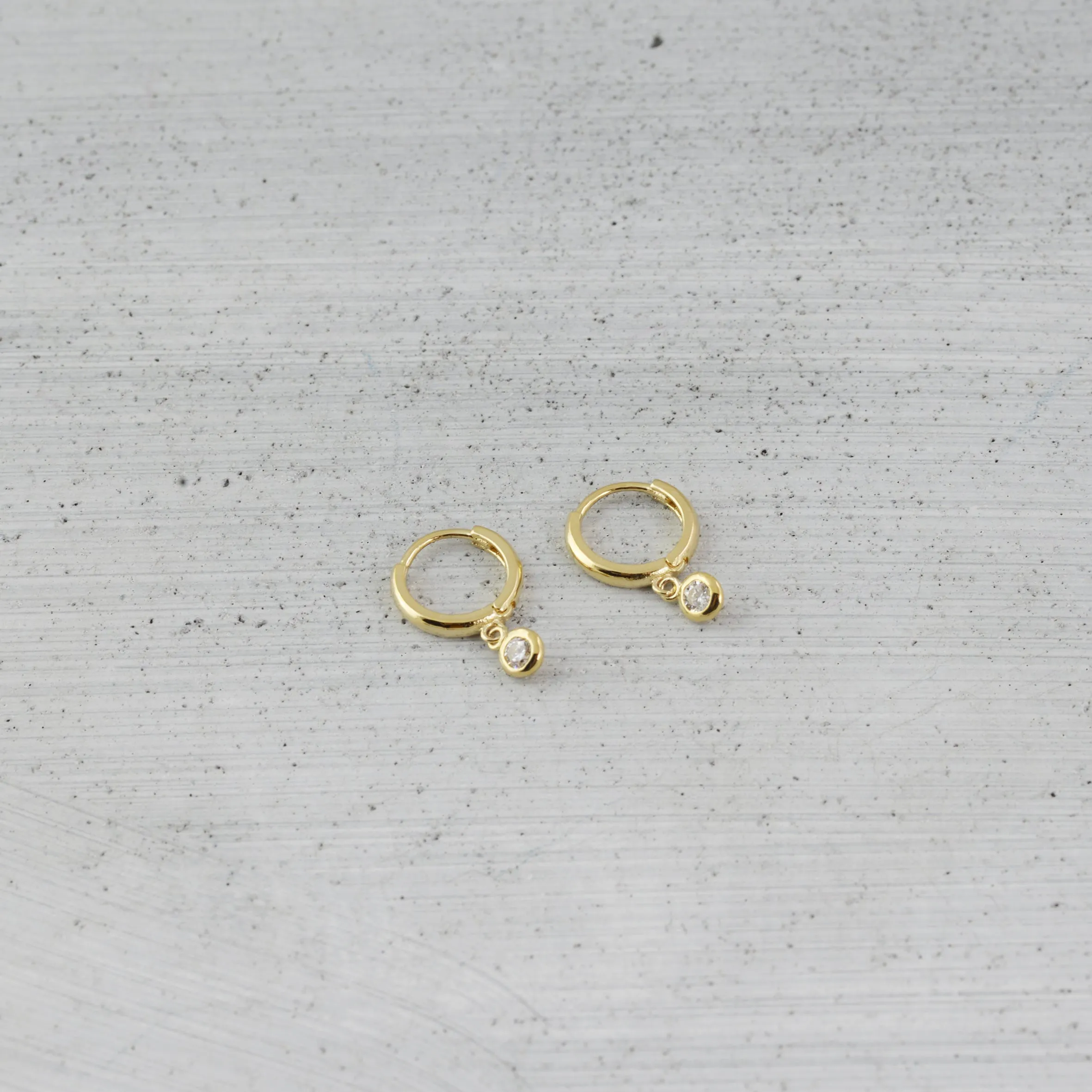 One dream sleeper Earring (single) - 14K/ 18K Gold