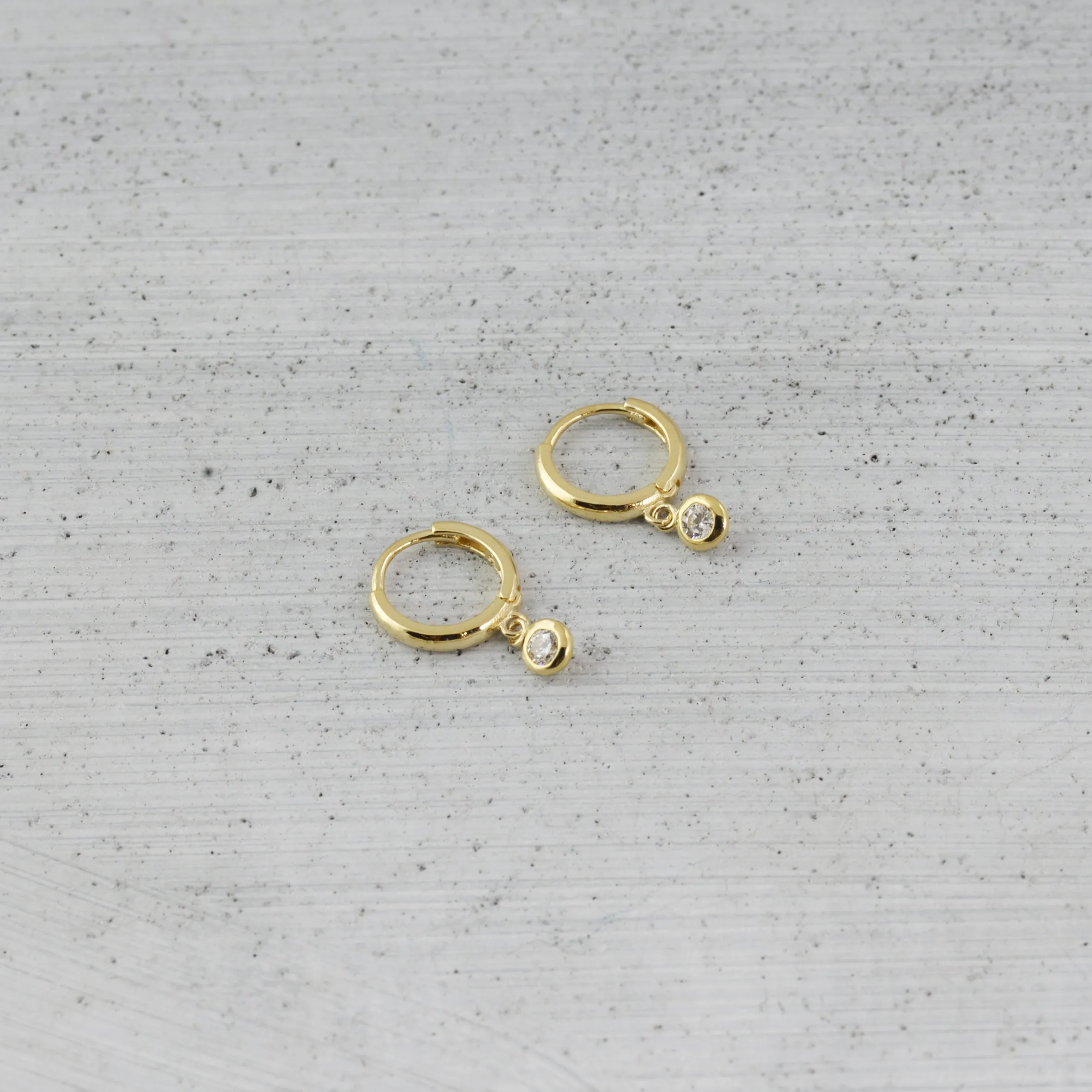 One dream sleeper Earring (single) - 14K/ 18K Gold