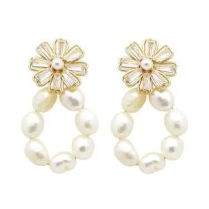 Pearl Charming Earring